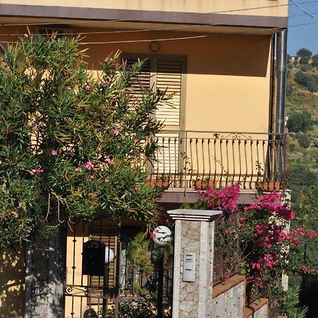 Appartement Casa Dell'Oleandro à Gallodoro Extérieur photo